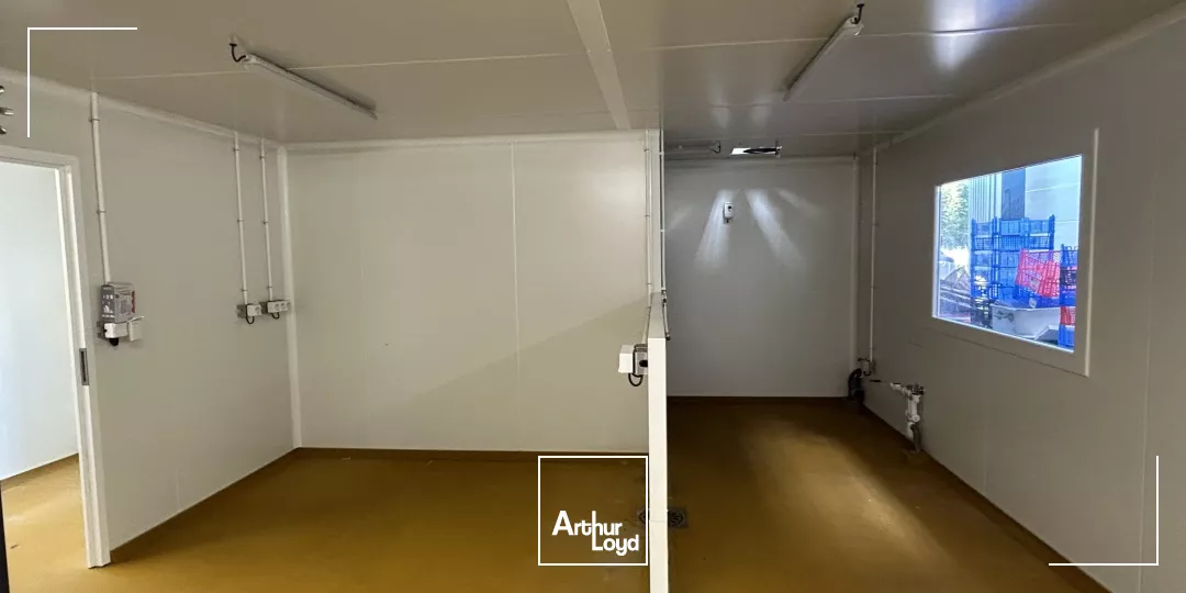 LOCAUX D'ACTIVITE A LOUER A VENDRE - 161 M² - LANDAUL